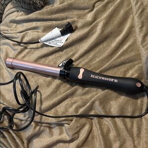 Beachwaver B1 Curling Iron - Black and Pink